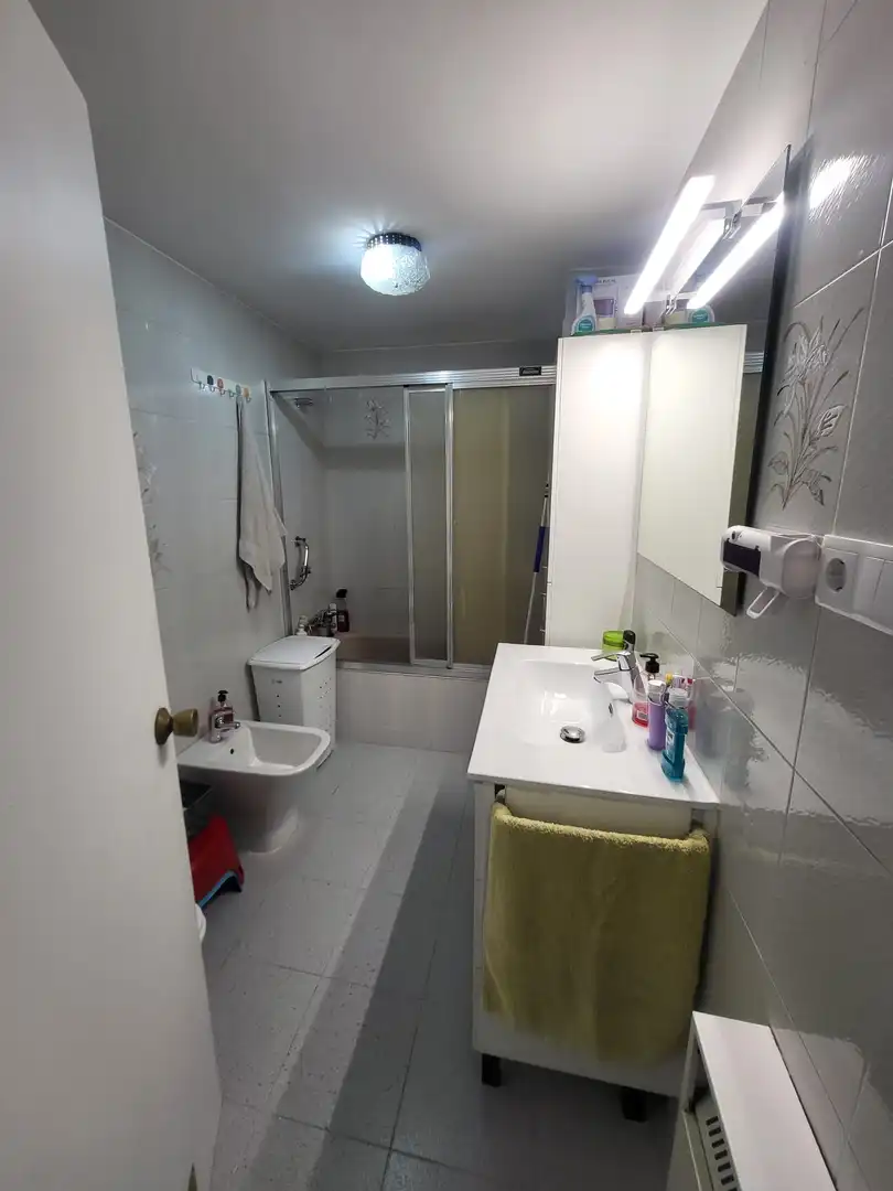 Bathroom of Flat for sale in Zaragoza  with Air Conditioner, Heating and Terrace