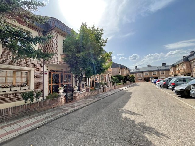 Exterior view of Single-family semi-detached for sale in Valladolid Capital  with Heating, Parquet flooring and Terrace