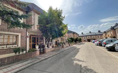 Exterior view of Single-family semi-detached for sale in Valladolid Capital  with Terrace