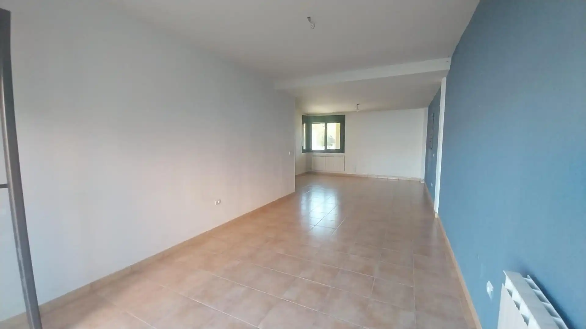 Casa adosada en venta en Tudela de Duero con Calefacción y Jardín privado