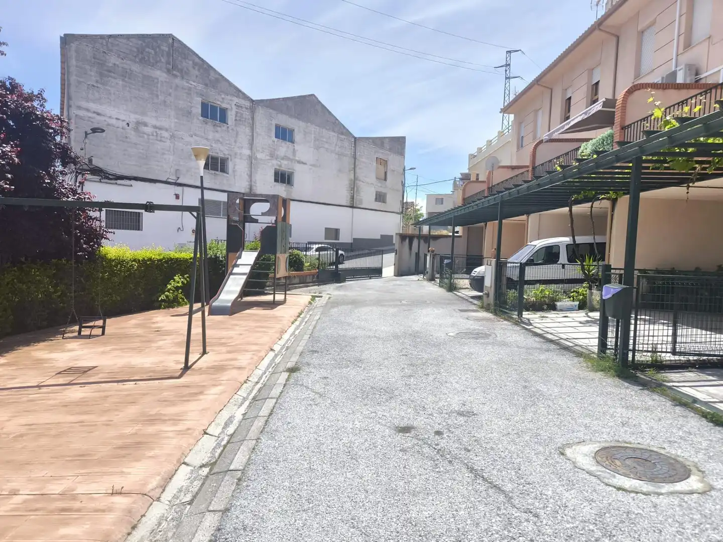 Vista exterior de Casa adosada en venta en Baza con Terraza