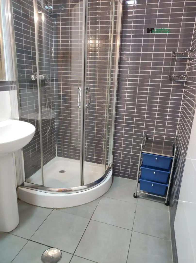 Badezimmer von Wohnungen zur Miete in Badajoz mit Klimaanlage, Heizung und Möbliert