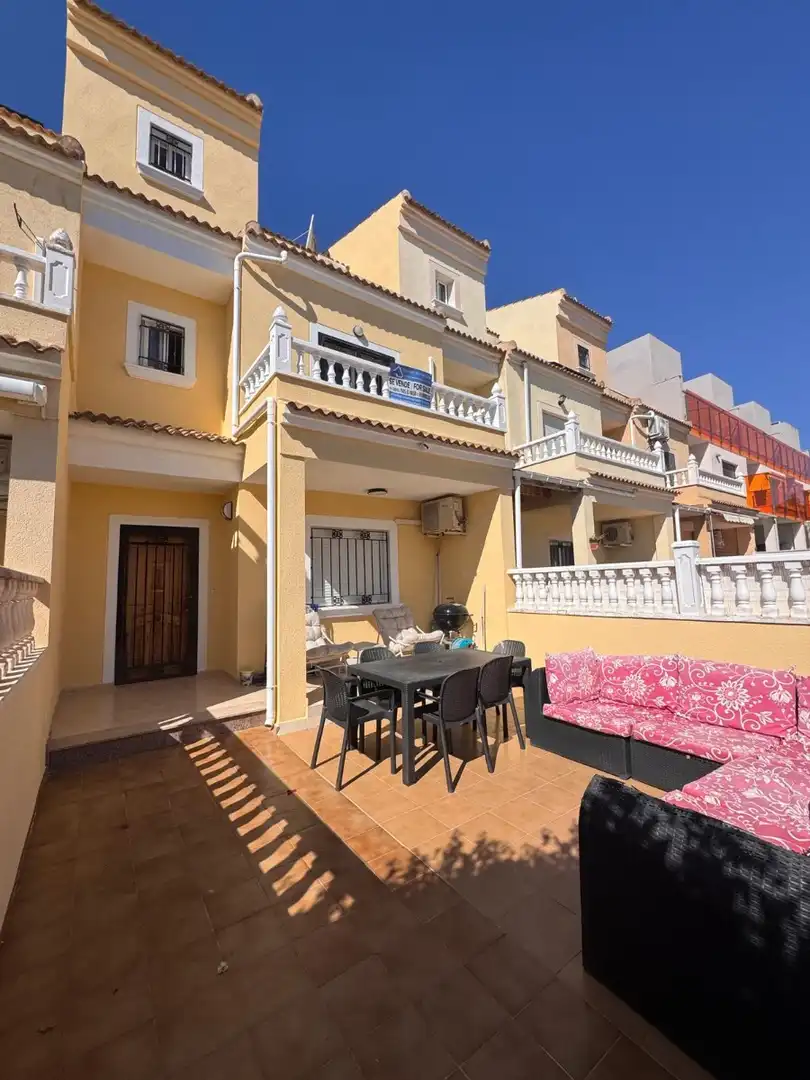 Terrassa de Casa adosada en venda en Orihuela amb Terrassa, Traster i Balcó