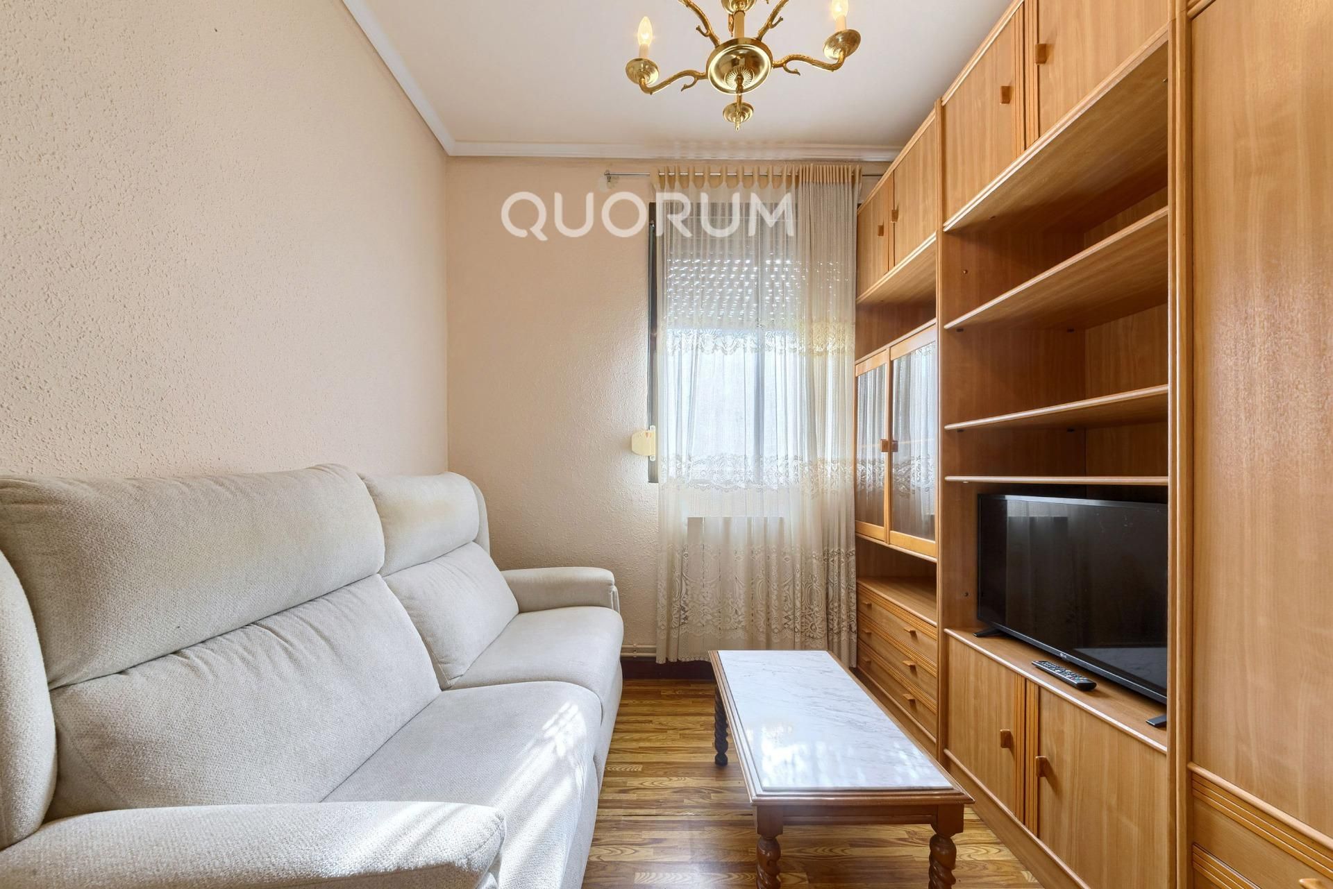 Sala de estar de Piso en venta en Ugao- Miraballes con Calefacción