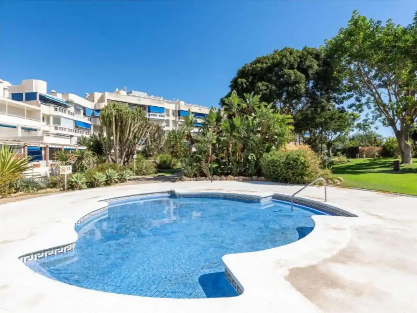Schwimmbecken von Dachboden zur Miete in Torremolinos mit Klimaanlage, Privatgarten und Schwimmbad