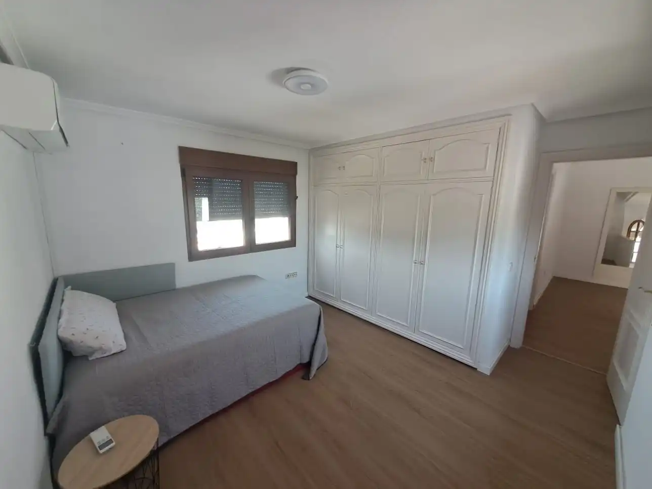Schlafzimmer von Haus oder Chalet zur Miete in Mutxamel mit Klimaanlage, Terrasse und Schwimmbad
