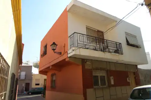 Flat for sale in Calle Aixa 1