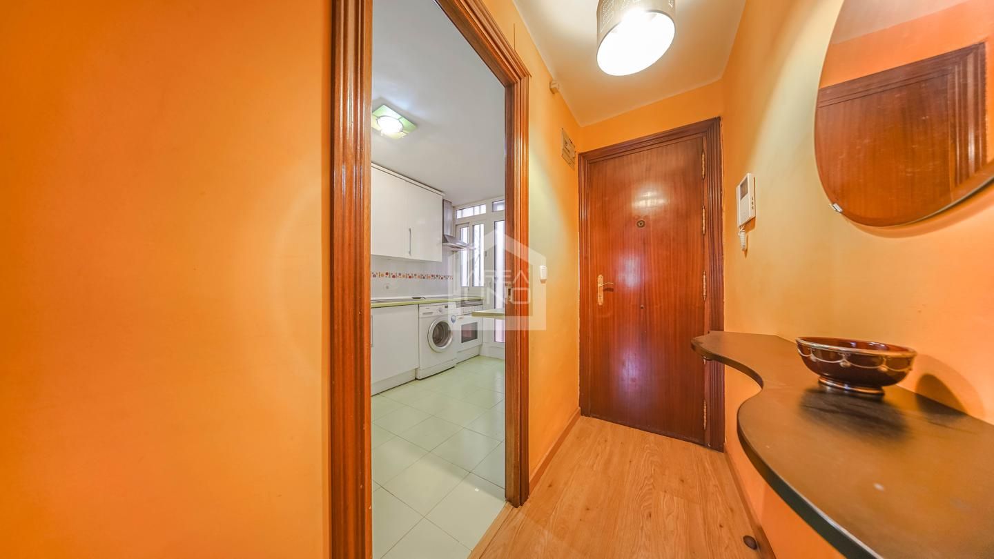 Flat for sale in  Madrid Capital  with Heating