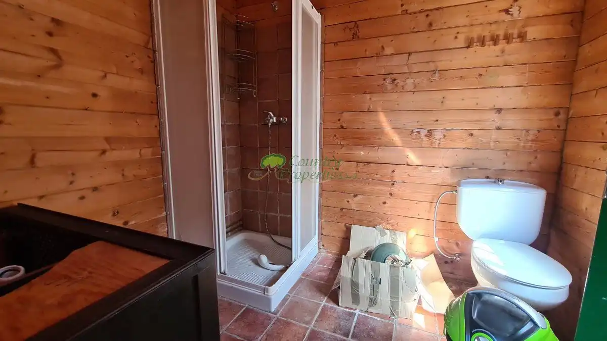 Bany de Finca rústica en venda en Canillas de Albaida amb Aire condicionat, Calefacció i Jardí privat
