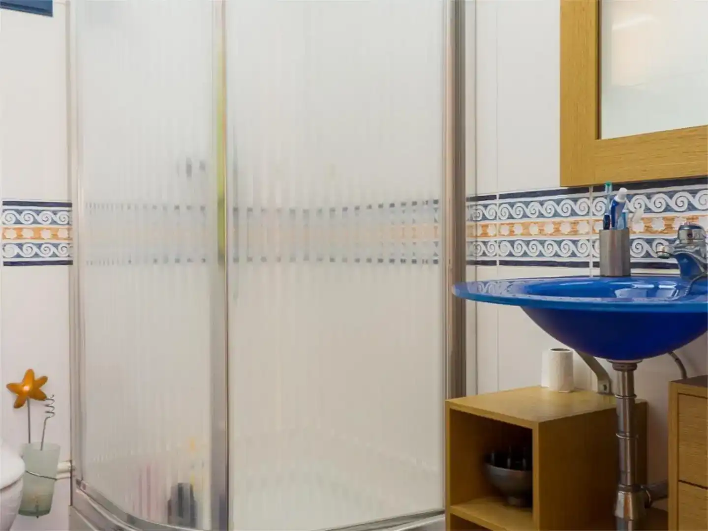 Badezimmer von Wohnung zum Verkauf in Torrevieja mit Klimaanlage und Schwimmbad