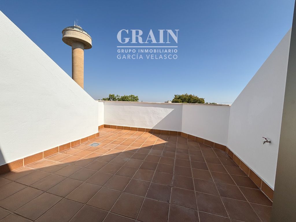Jardín de Ático en venta en  Albacete Capital con Calefacción, Trastero y Balcón
