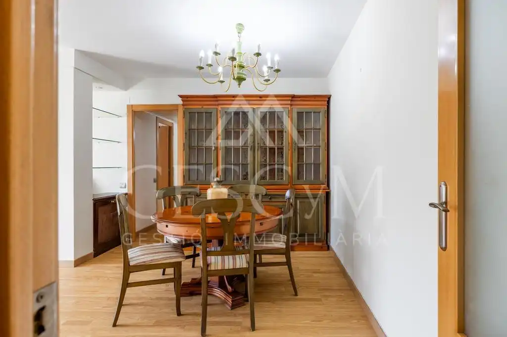 Comedor de Piso en venta en Sant Joan Despí con Parquet, Terraza y Balcón