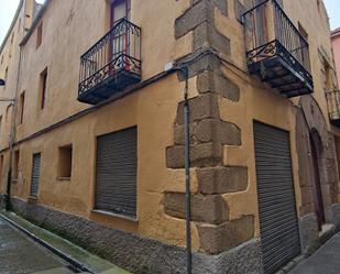 Vista exterior de Pis en venda en Sant Joan de les Abadesses amb Balcó