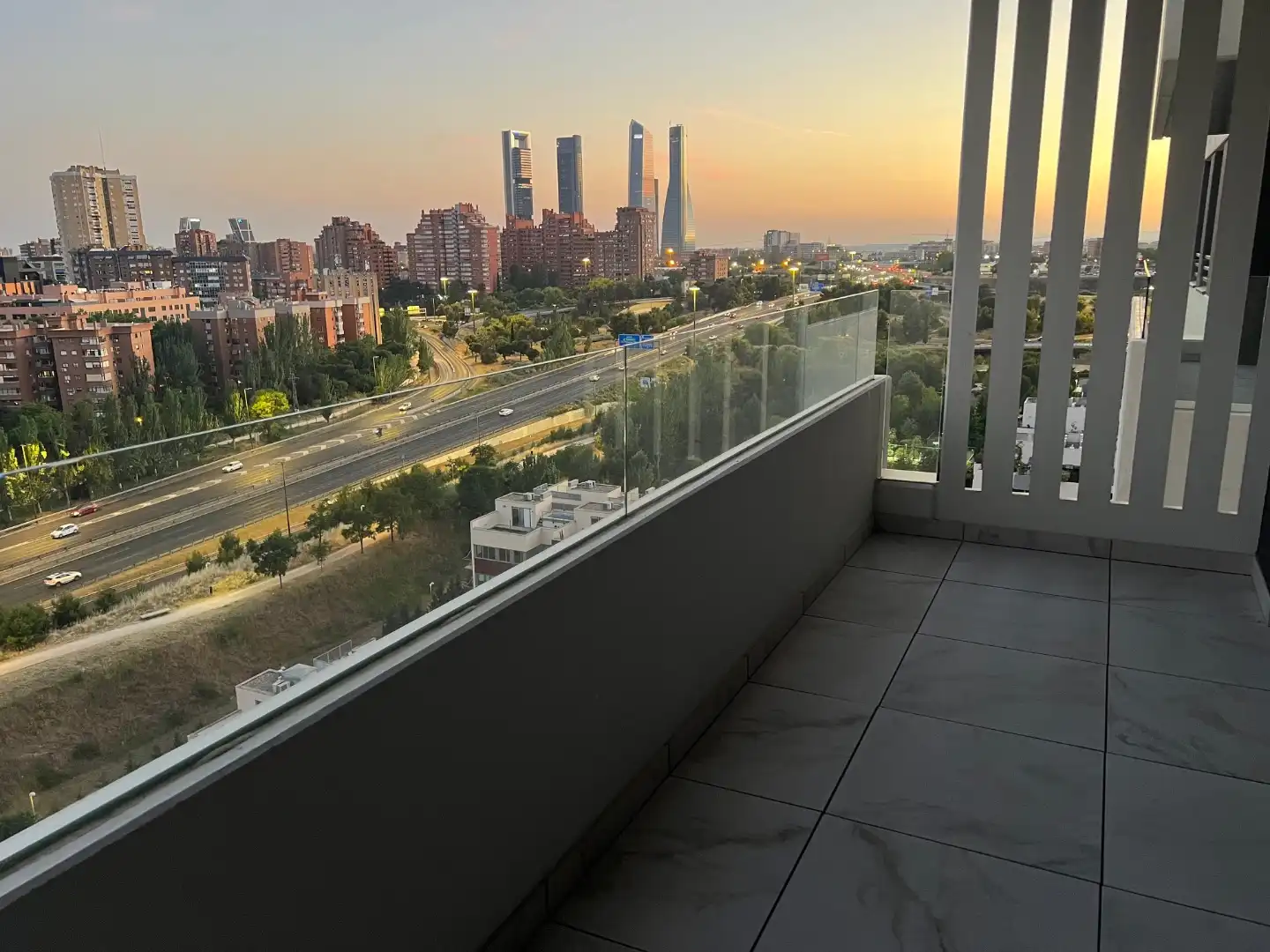 Terrassa de Pis de lloguer en  Madrid Capital amb Aire condicionat, Terrassa i Piscina