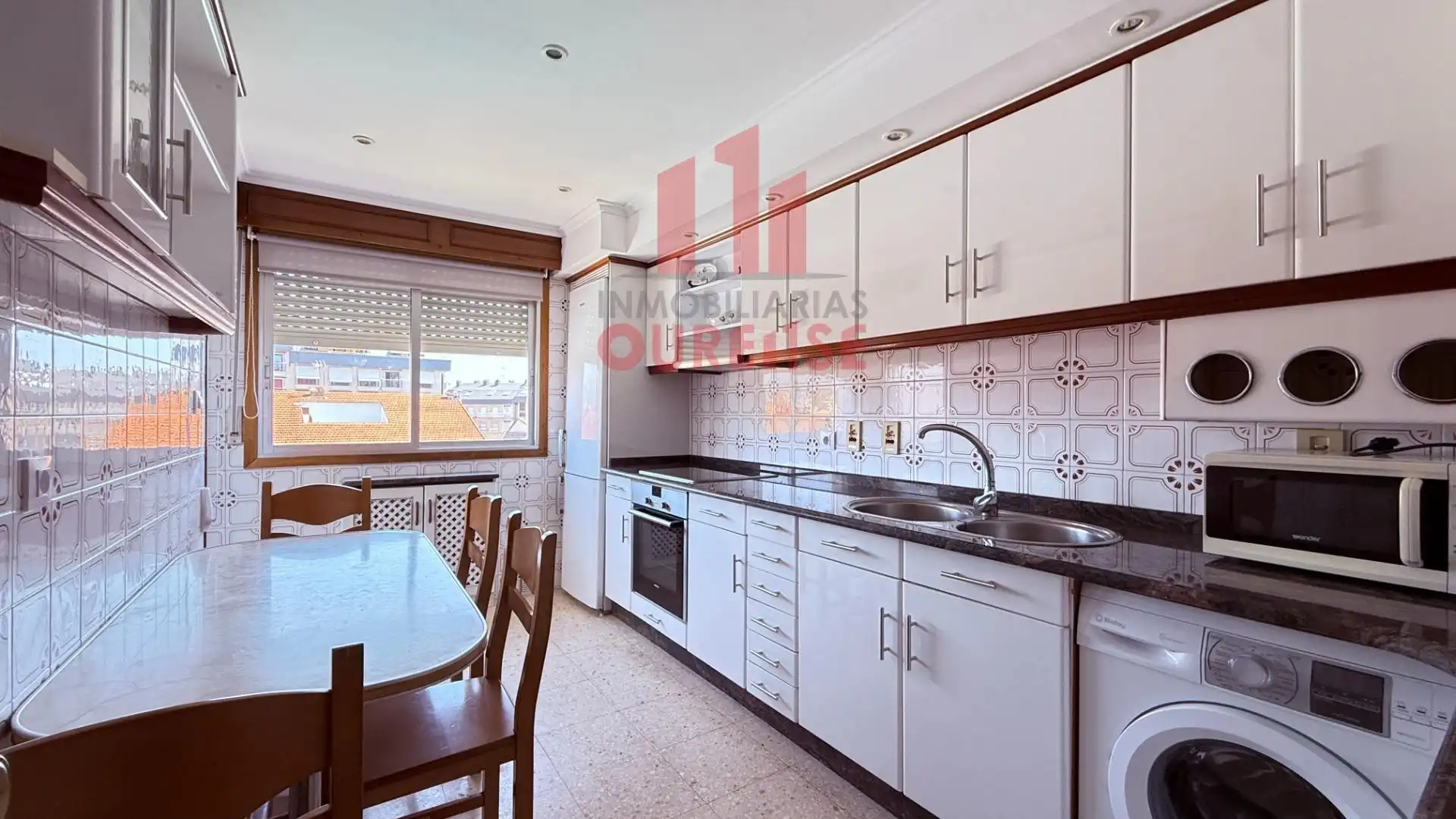 Kitchen of Flat for rent in Ourense Capital   with Heating and Furnished