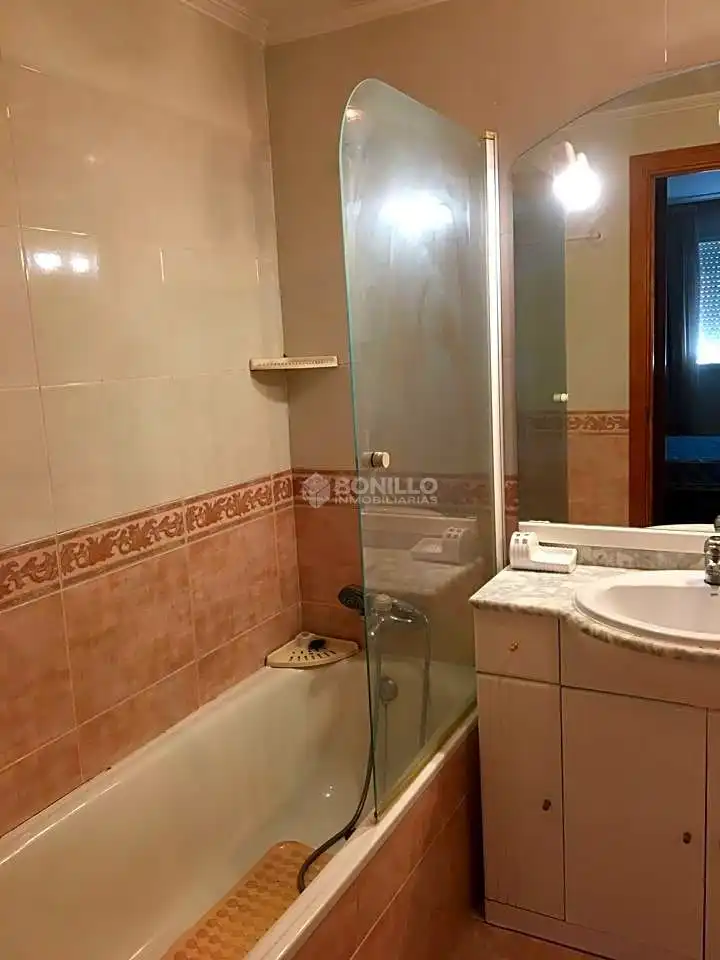 Flat with terrace to rent in Avenida de Sagunto, imagen 39