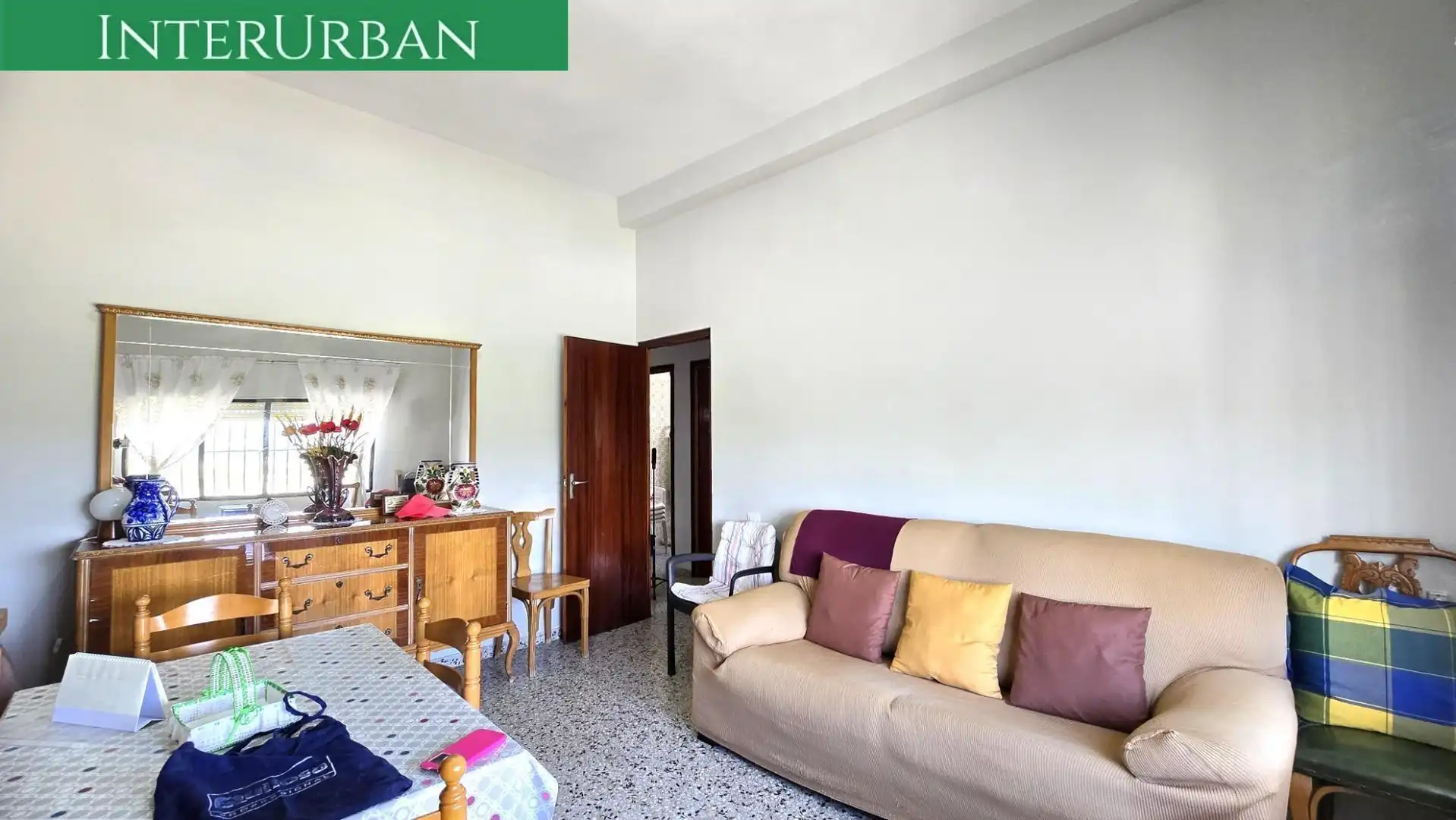 Sala de estar de Casa o chalet en venta en Casinos con Aire acondicionado, Calefacción y Jardín privado
