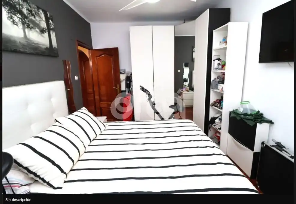 Schlafzimmer von Wohnung zum Verkauf in Santurtzi  mit Möbliert