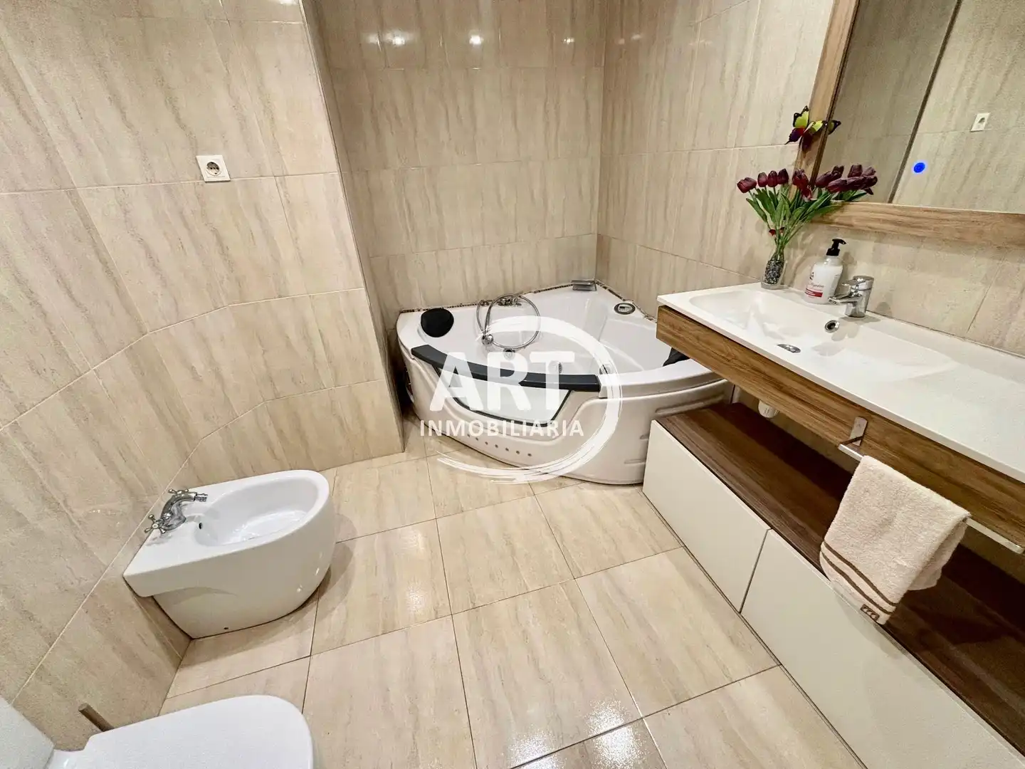 Baño de Piso en venta en Valencia con Aire acondicionado, Calefacción y Amueblado