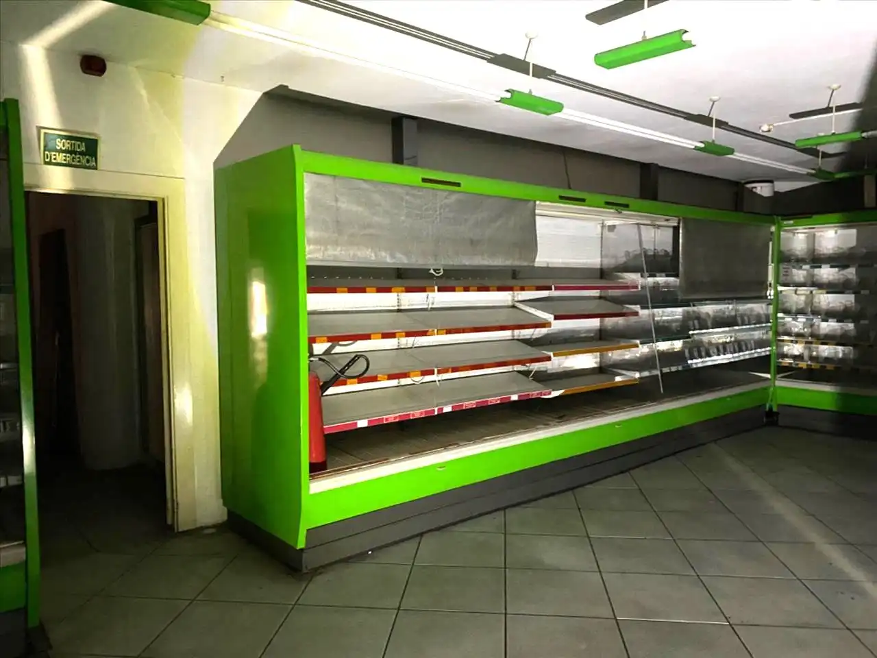 Business premises for sale in Carrer de l'Alcalde Armengou, imagen 13