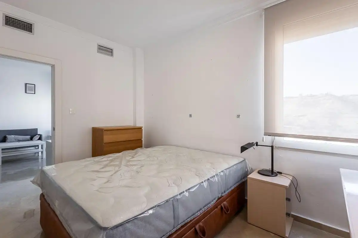 Bedroom of Flat for rent in Granada  with Air Conditioner and Community pool