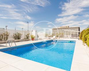 Swimming pool of Flat for sale in  Madrid Capital  with Air Conditioner, Heating and Terrace