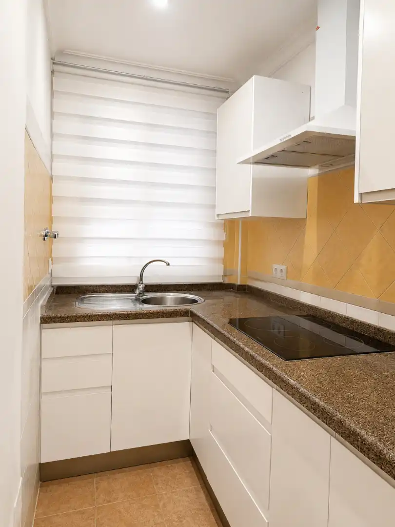 Cuina de Planta baixa de lloguer en Algeciras amb Moblat, Forn i Rentadora