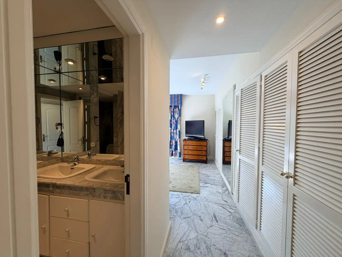Flat for rent in Marbella  with Air Conditioner, Terrace and Storage room