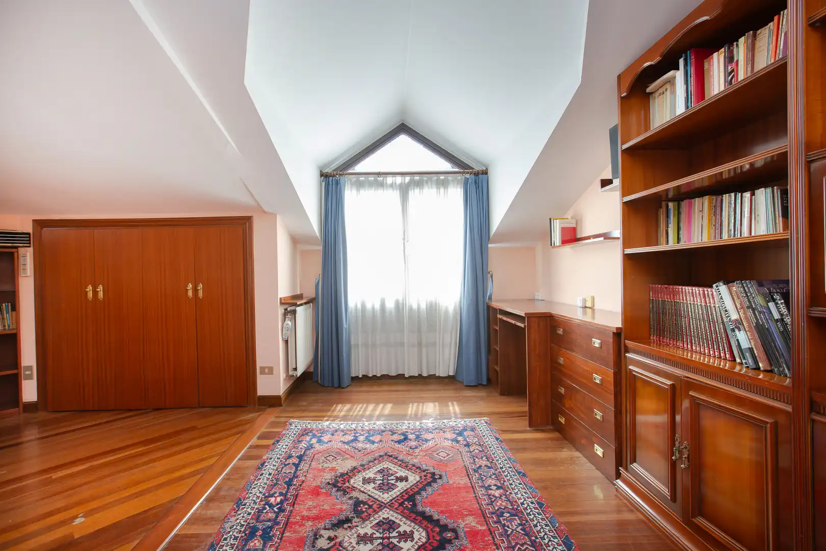 Bedroom of Flat for sale in Bilbao   with Air Conditioner, Heating and Parquet flooring