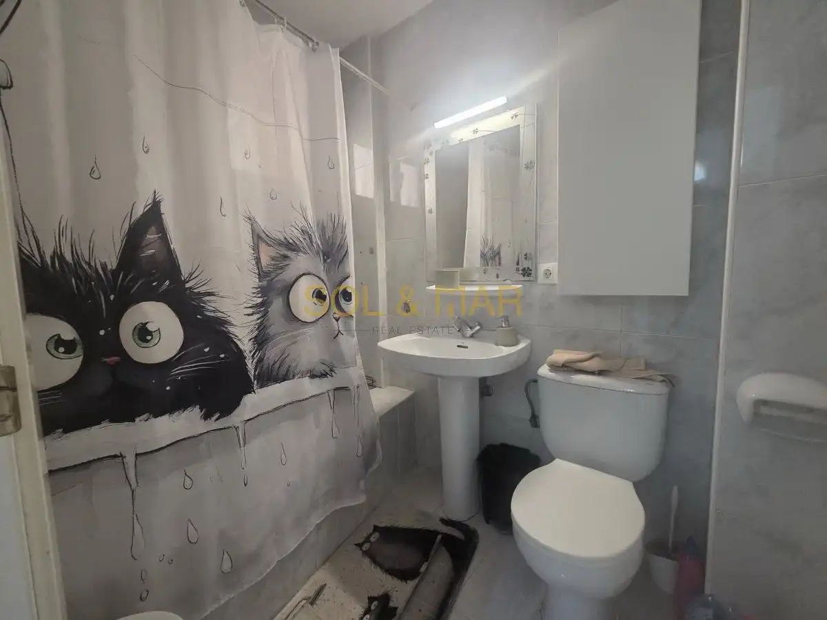 Badezimmer von Wohnungen zur Miete in Benalmádena mit Klimaanlage und Terrasse