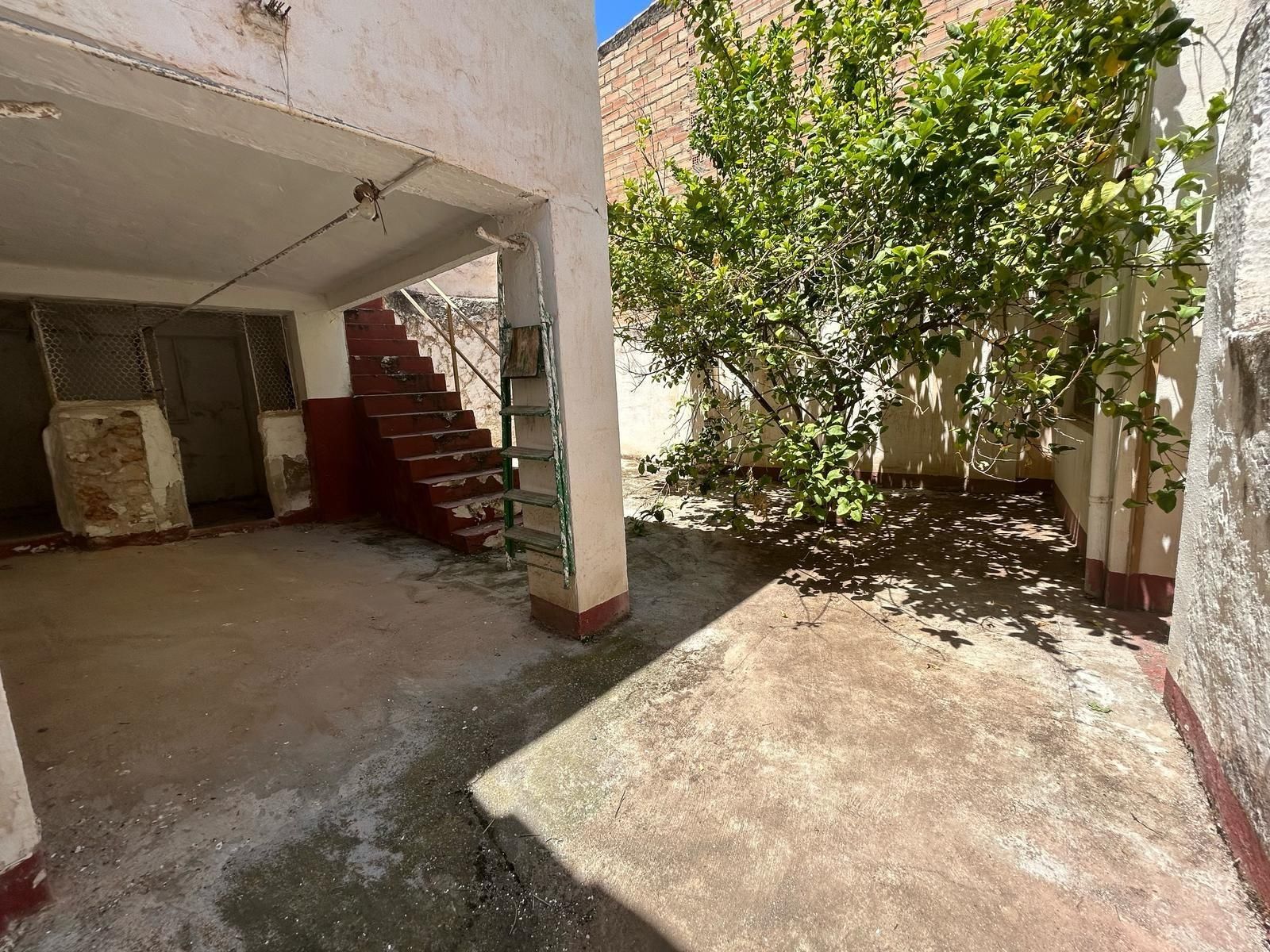 Casa o xalet en venda en Cuevas de San Marcos amb Jardí privat