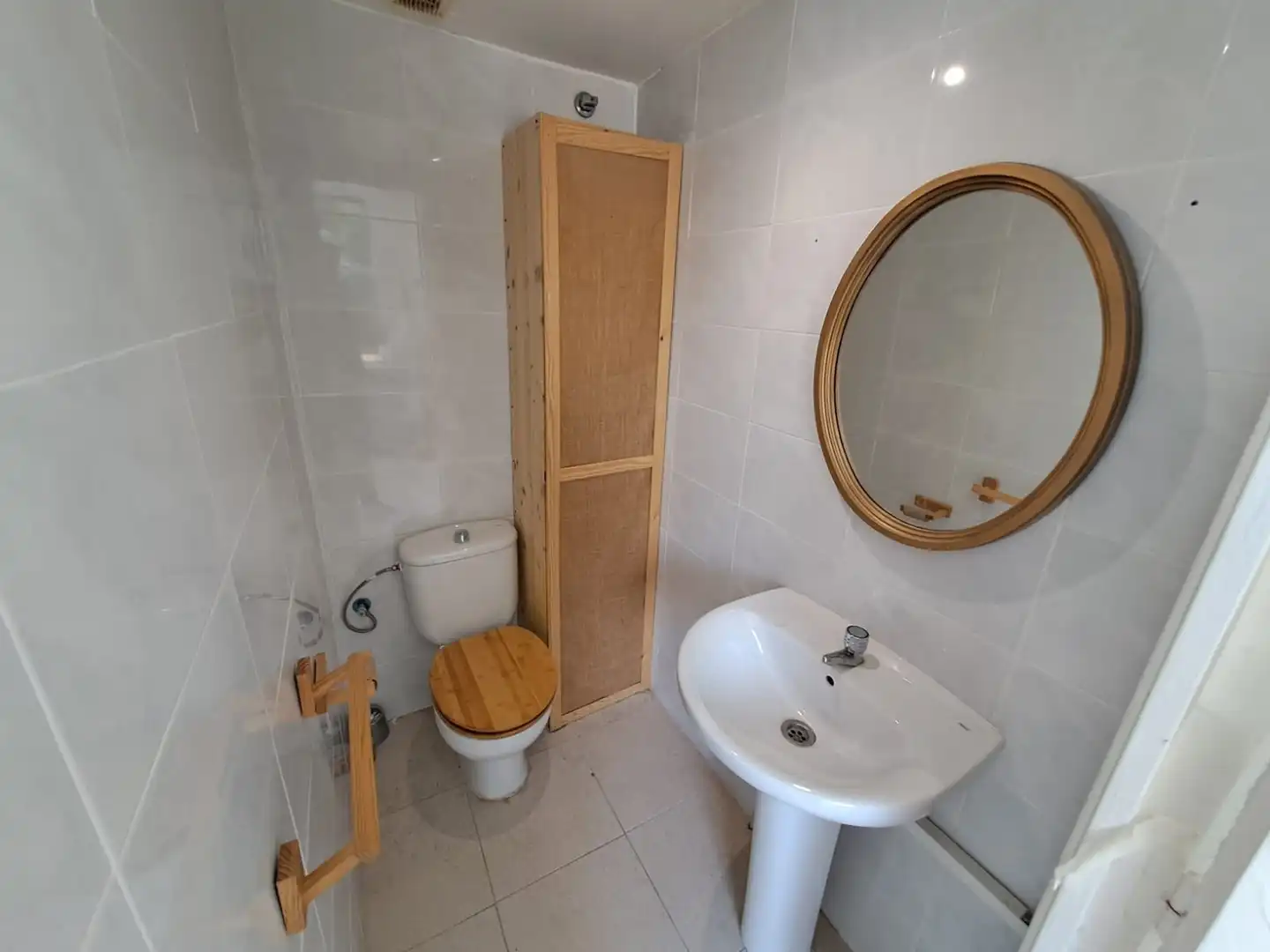 Baño de Local de alquiler en Rubí con Aire acondicionado