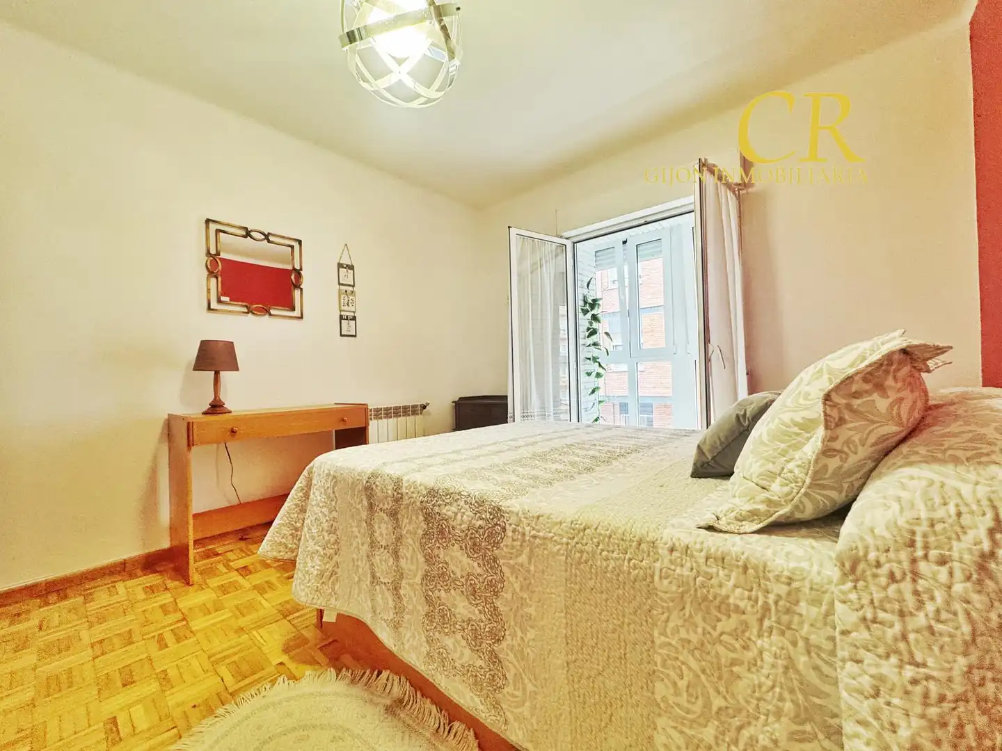 Habitación de Piso en venta en Gijón  con Calefacción, Terraza y Amueblado