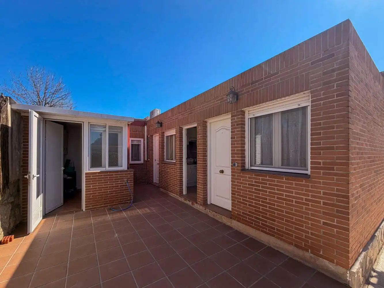 Vista exterior de Casa o chalet en venta en Rivas-Vaciamadrid con Terraza
