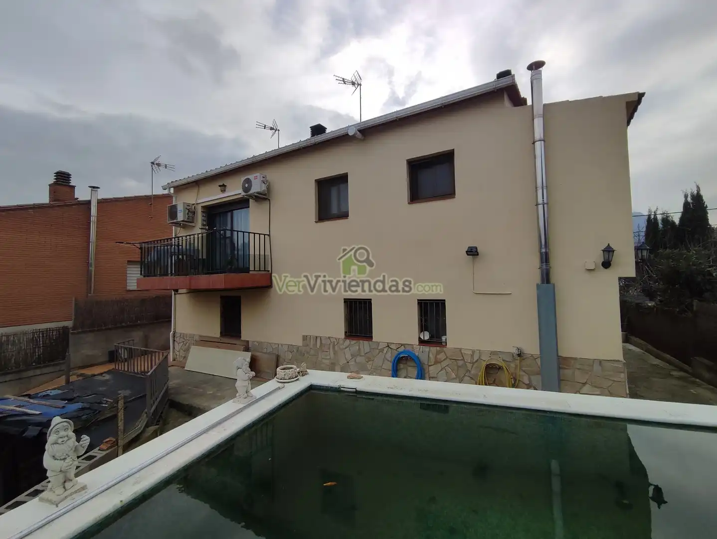 Vista exterior de Casa o xalet en venda en Vacarisses amb Aire condicionat, Calefacció i Jardí privat