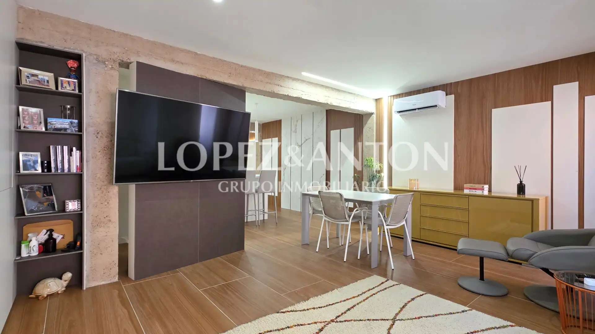 Living room of Flat for sale in L'Eliana  with Air Conditioner and Balcony