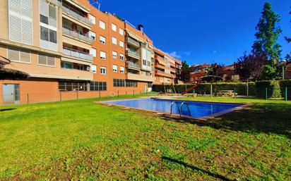 Swimming pool of Duplex for sale in Rubí  with Air Conditioner, Terrace and Balcony