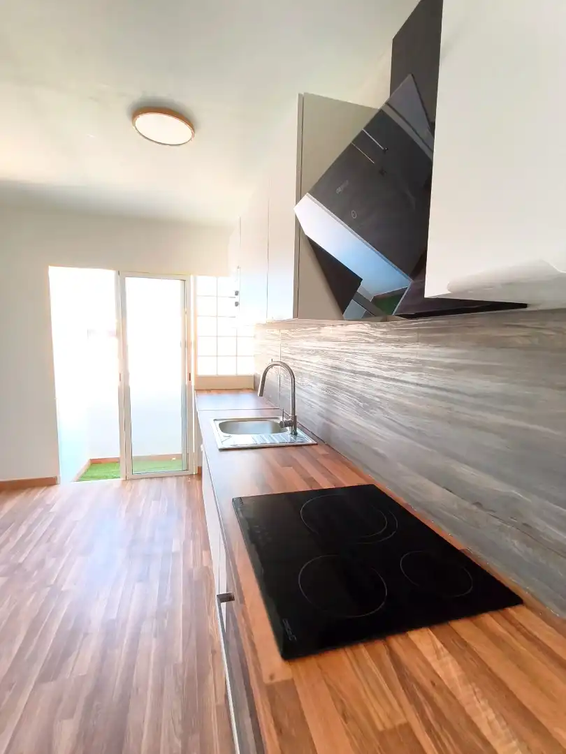 Cocina de Piso en venta en Arico con Horno, Microondas y Balcón