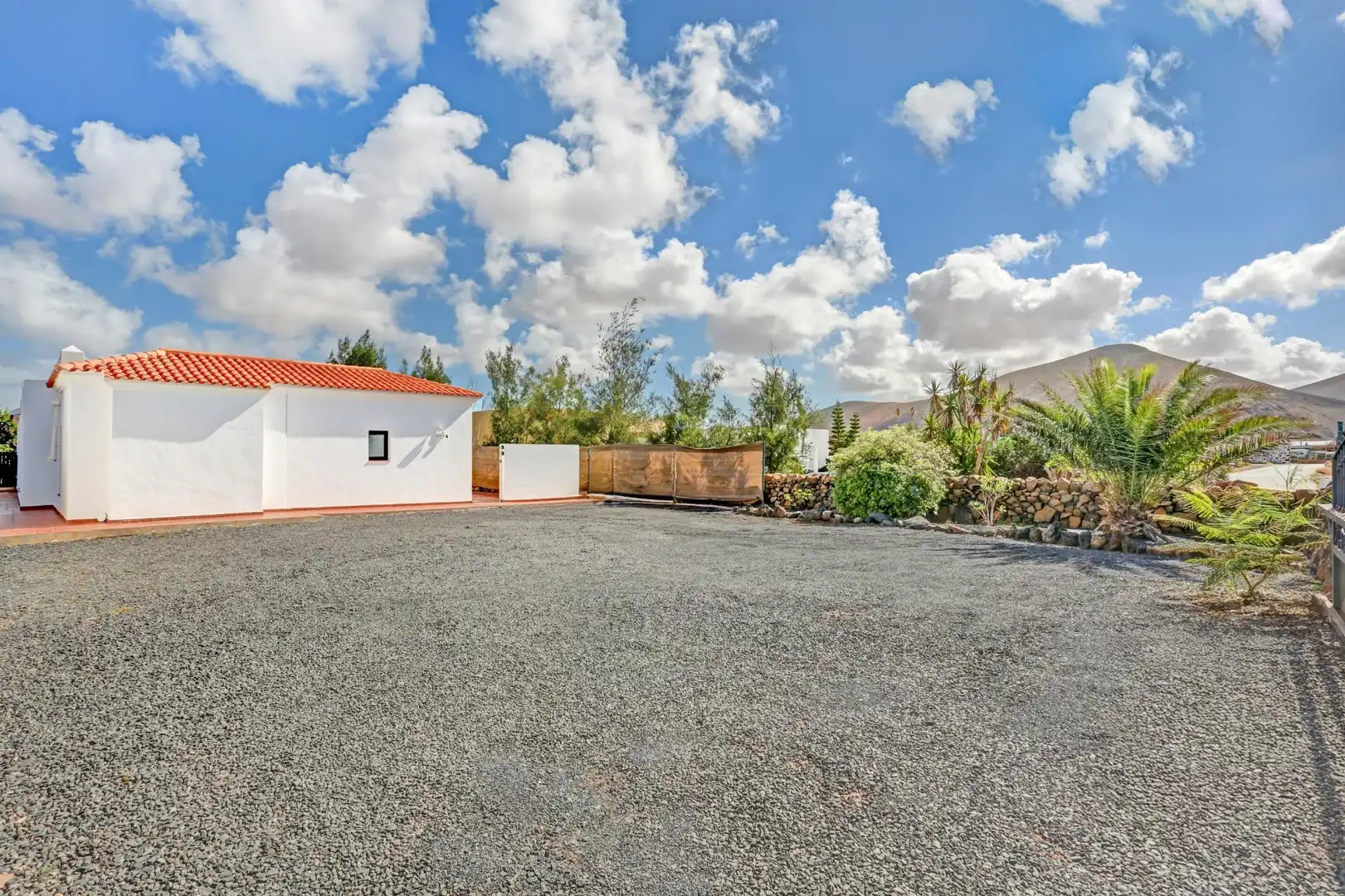 Vista exterior de Casa o xalet en venda en La Oliva amb Jardí privat, Terrassa i Traster