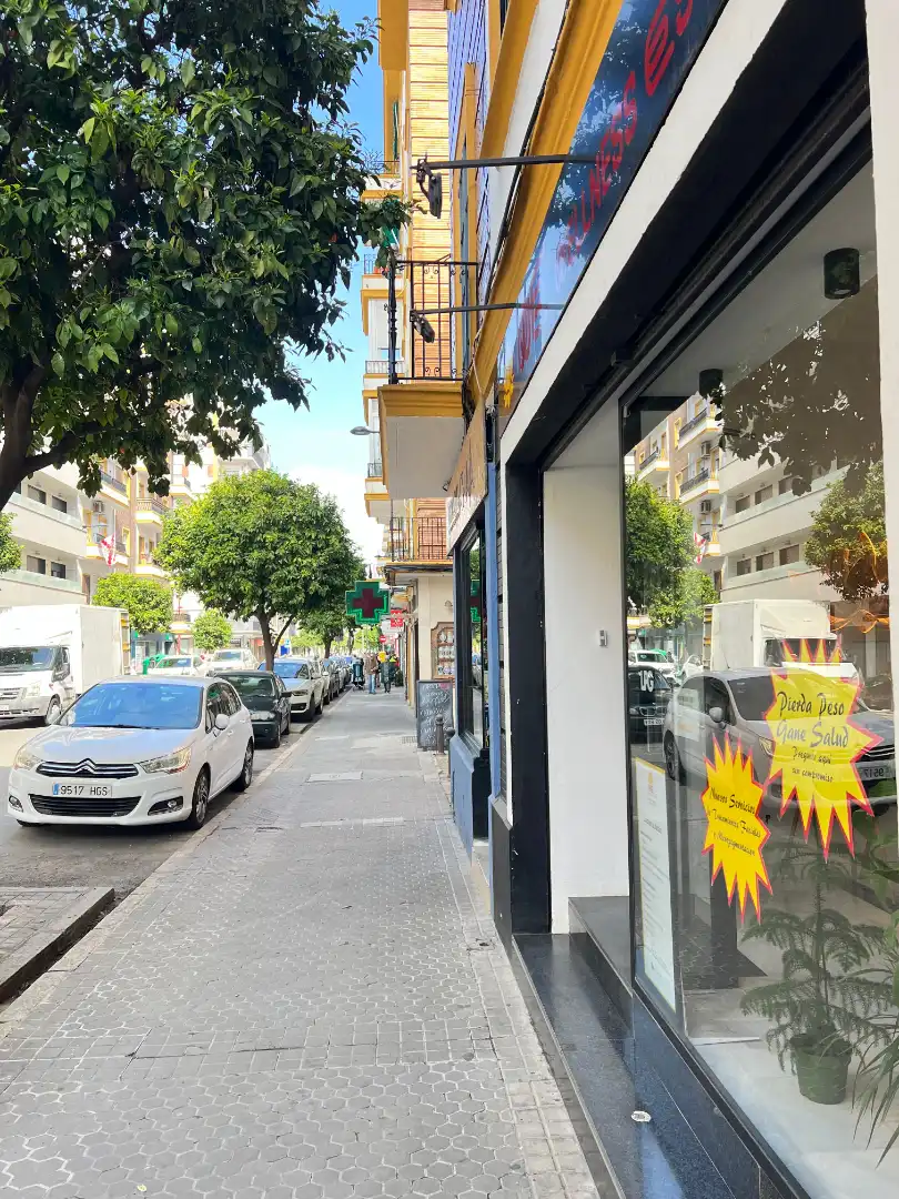 Vista exterior de Local de lloguer en Sevilla amb Aire condicionat i Calefacció