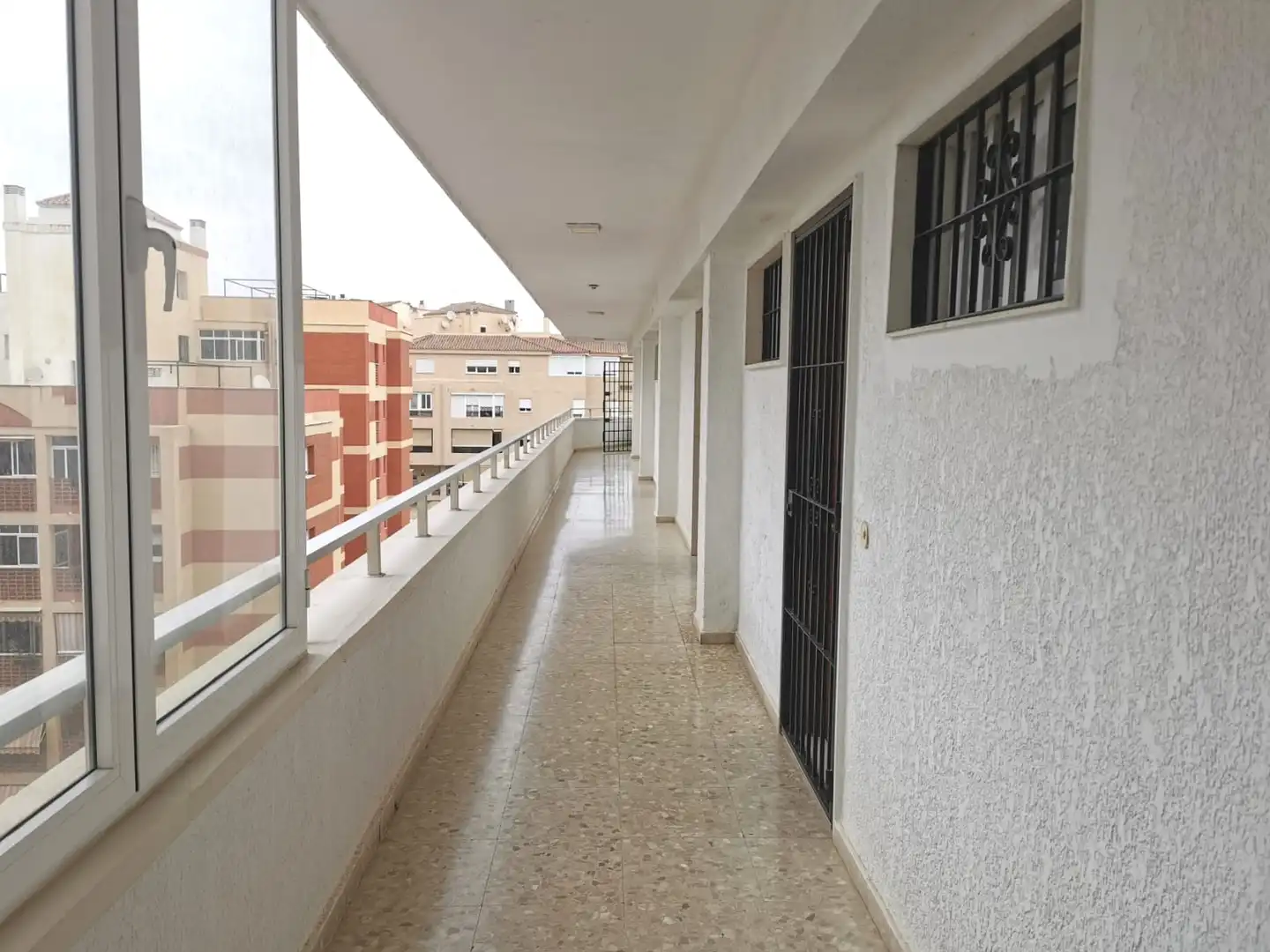Apartament de lloguer a Plaza Presidente Adolfo Suárez, Manantiales - Estación de Autobuses