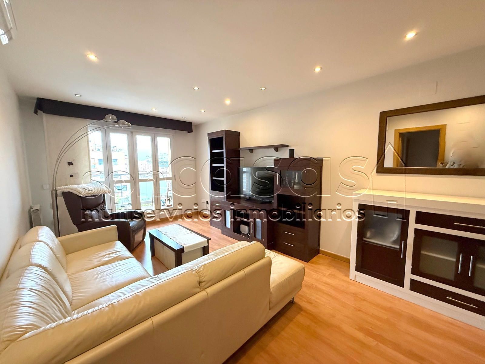 Sala d'estar de Pis de lloguer en Paracuellos de Jarama amb Calefacció, Terrassa i Piscina