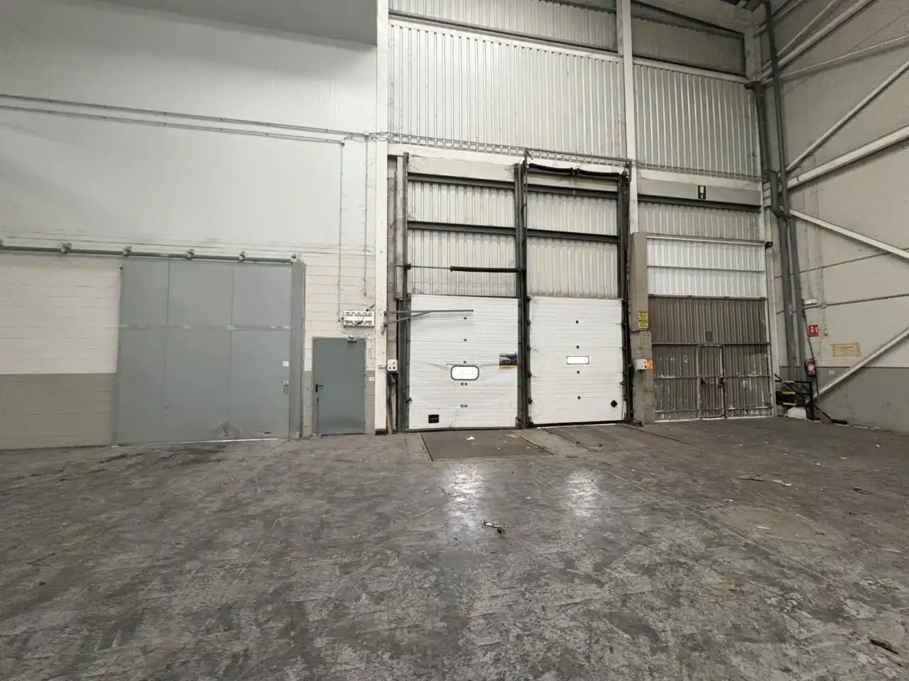 Nave industrial de alquiler en El Prat de Llobregat con Calefacción y Alarma