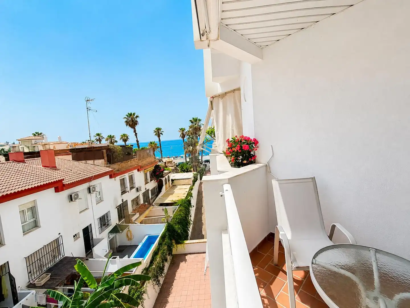 Terraza de Piso de alquiler en Almuñécar con Amueblado, Balcón y Piscina comunitaria