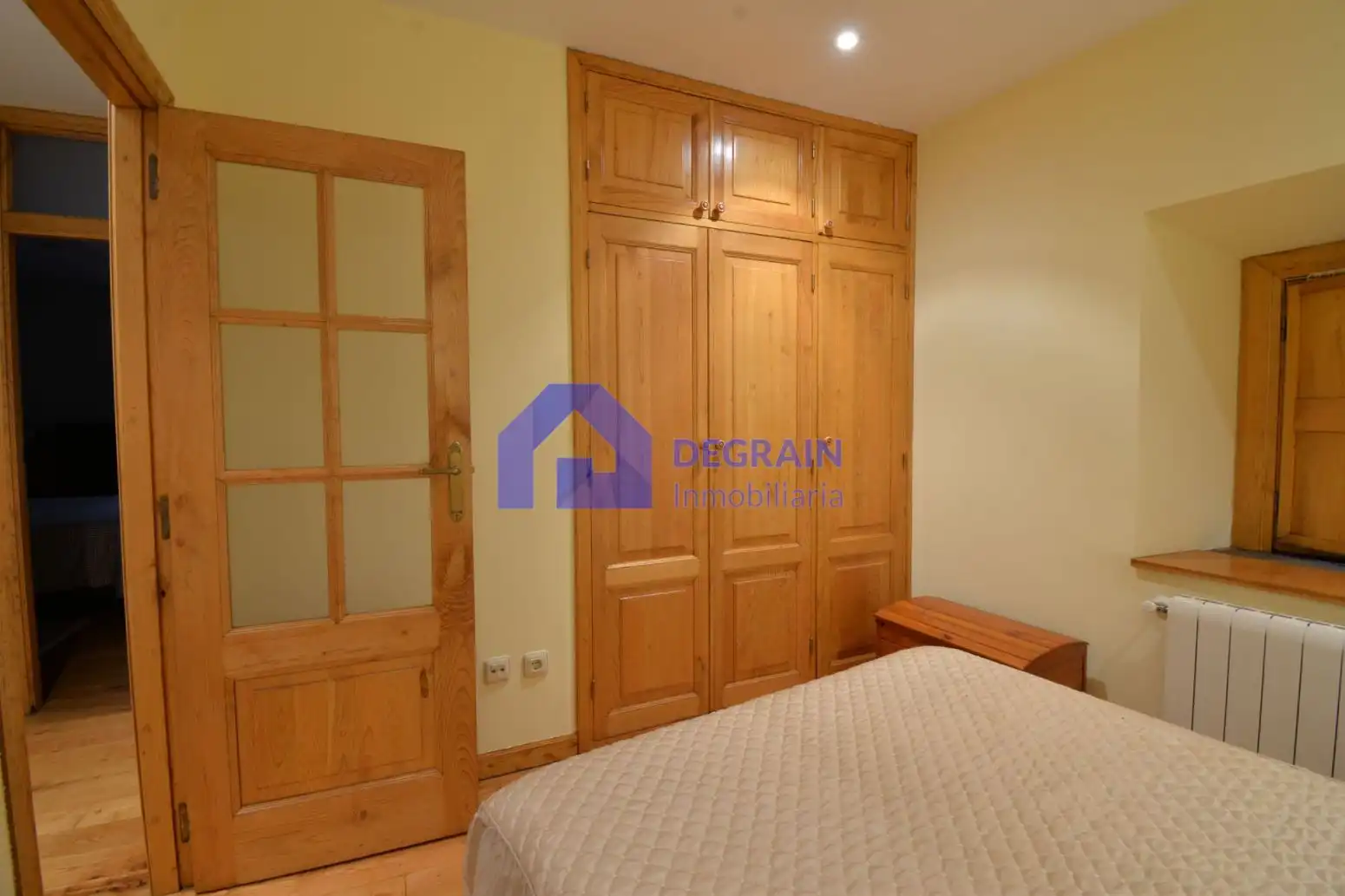 Habitación de Piso en venta en Oviedo  con Parquet, Terraza y Trastero