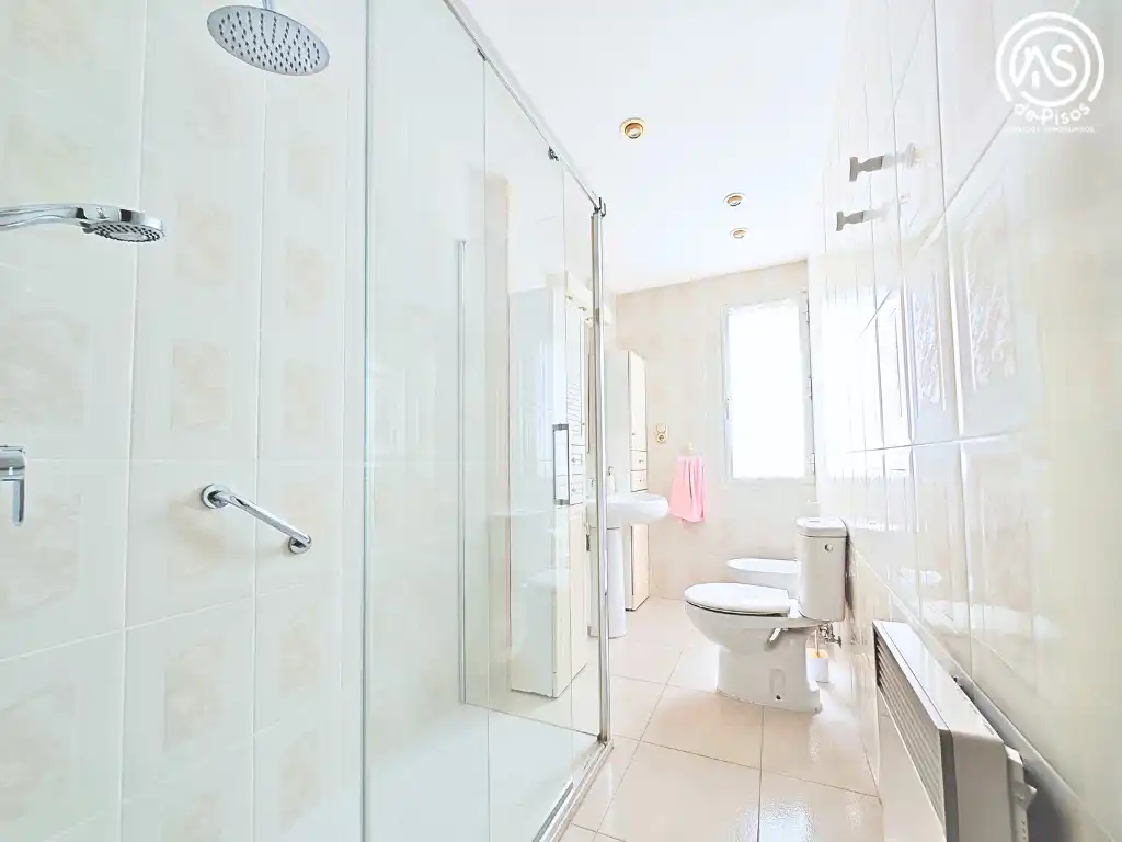 Baño de Piso en venta en Zaragoza con Aire acondicionado, Calefacción y Amueblado