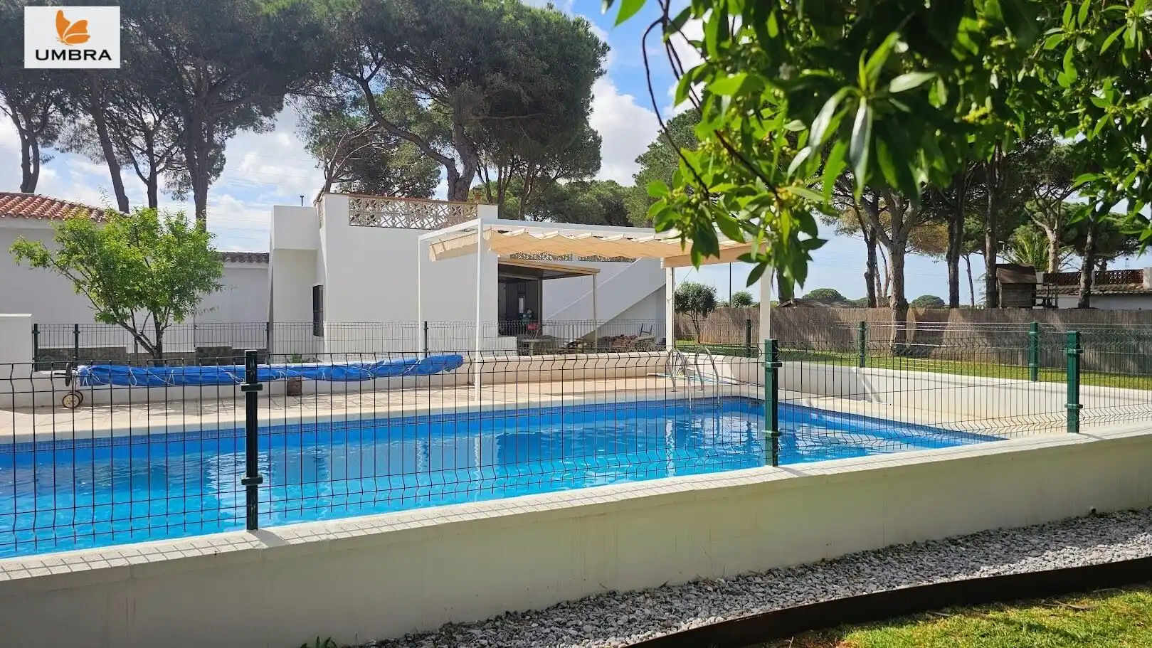 Piscina de Casa o xalet en venda en Chiclana de la Frontera amb Aire condicionat, Calefacció i Jardí privat