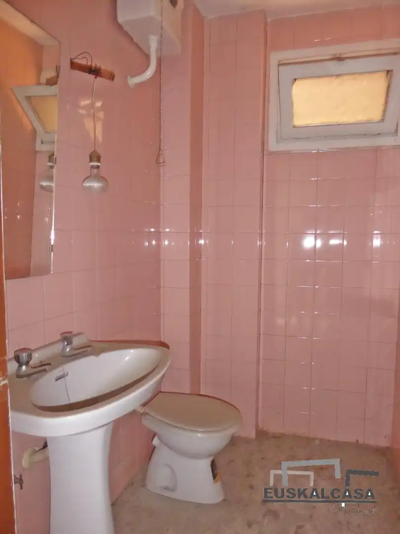 Bathroom of Flat for sale in Basurtu - Zorrotza