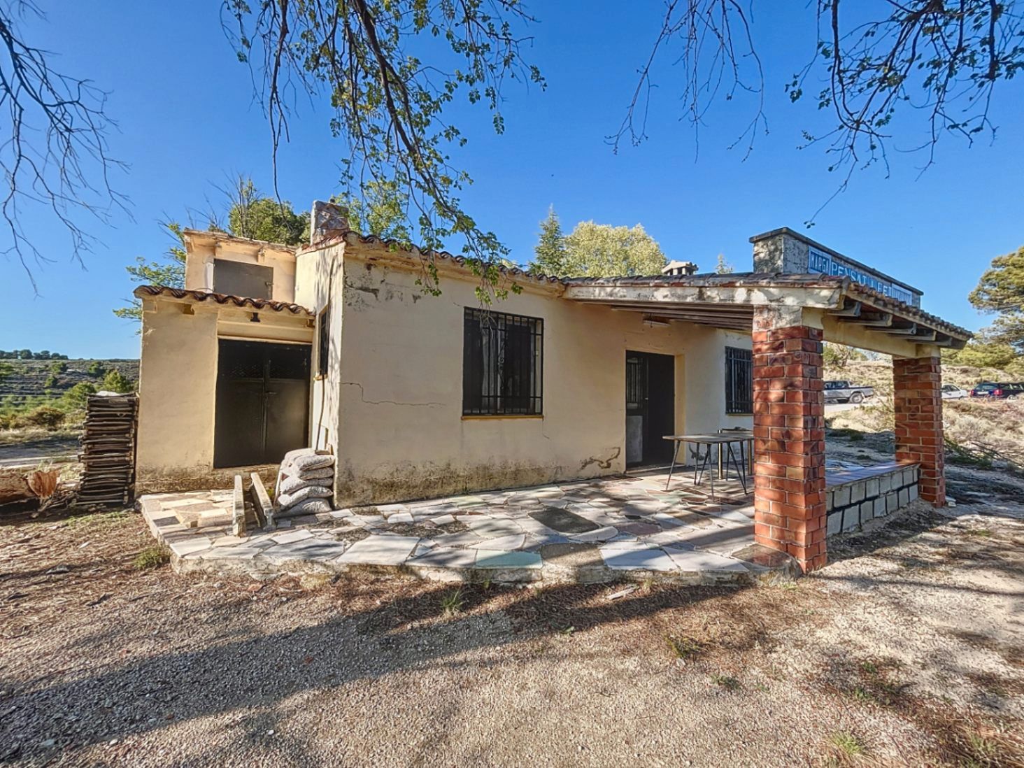Vista exterior de Finca rústica en venda en Confrides amb Jardí privat