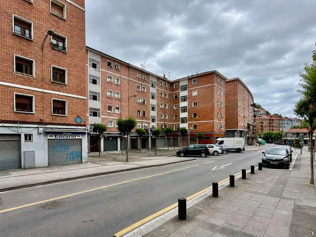 Vista exterior de Pis en venda en Bilbao 
